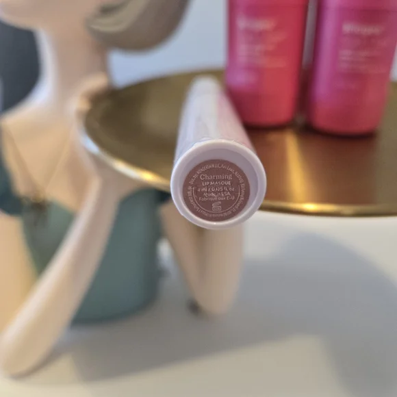 Wonderskin Pink Lipstick — Lightweight Cream Finish - Picture 3 of 3
